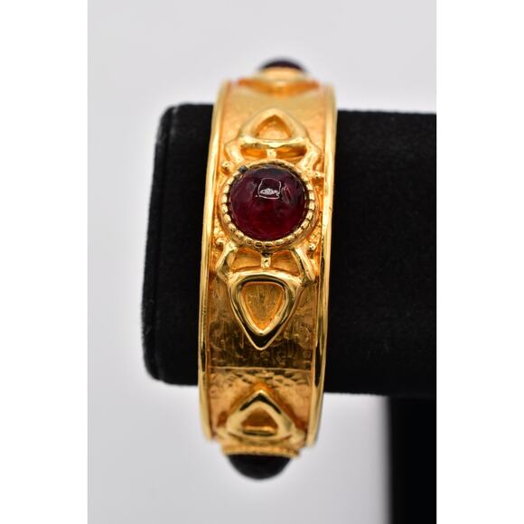 Fendi Vintage Gripoix Bangle Bracelet Red Brushed Gold Heavy Signed AS IS Bin7 - Picture 1 of 12